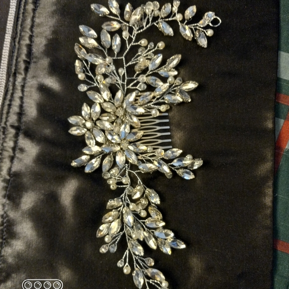 Rhinestone Handmade Bridal Hair Comb Accessory - Picture 10 of 14